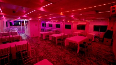 Yacht 101 tables